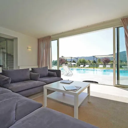 Micol 5' From The Sea!