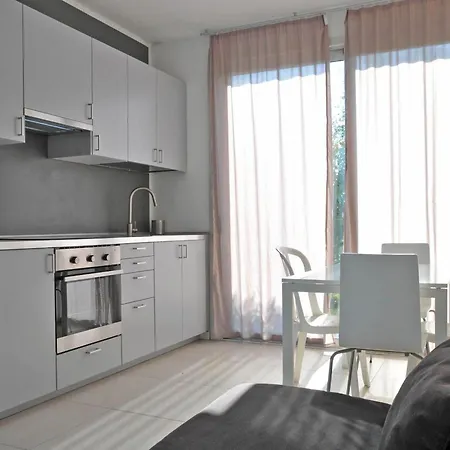 Villa Micol 5' From The Sea!