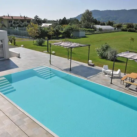 Villa Micol 5' From The Sea! *
