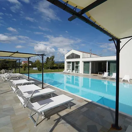 Villa Micol 5' From The Sea!