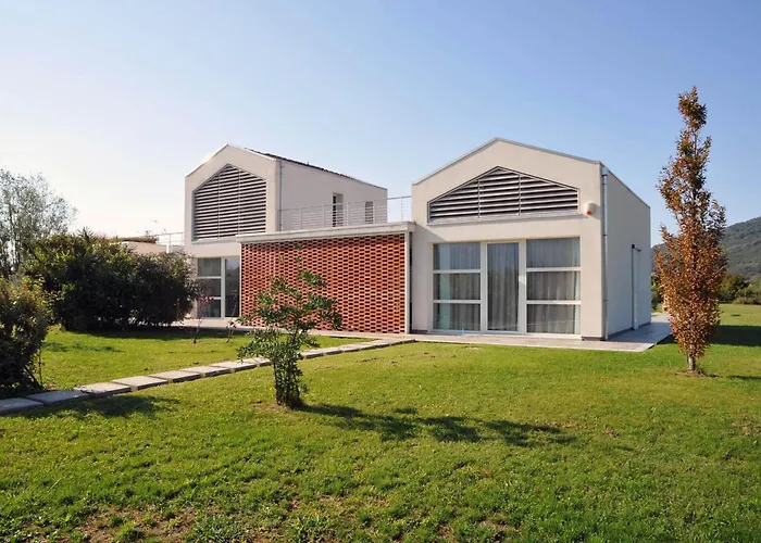 Micol 5' From The Sea! Villa