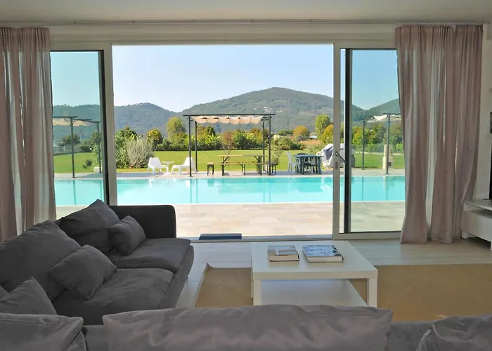 Micol 5' From The Sea!