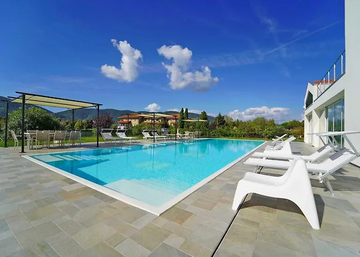 Micol 5' From The Sea! * Luni