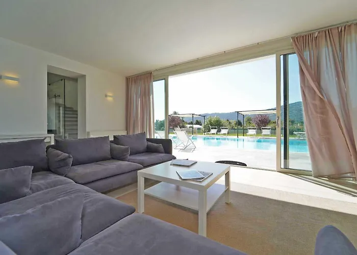 Micol 5' From The Sea!