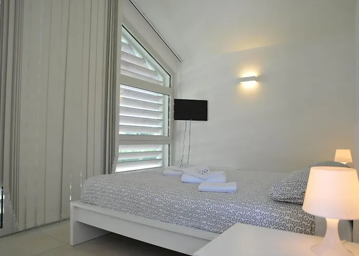 Micol 5' From The Sea! Villa *