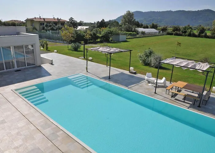 Villa Micol 5' From The Sea! *