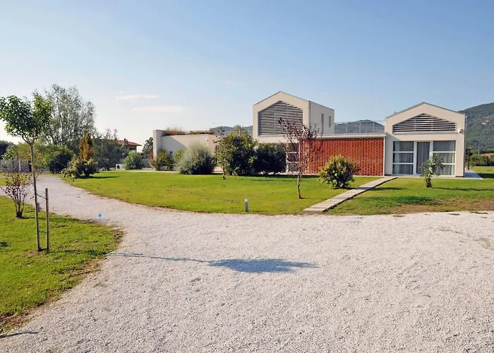 Micol 5' From The Sea! Villa