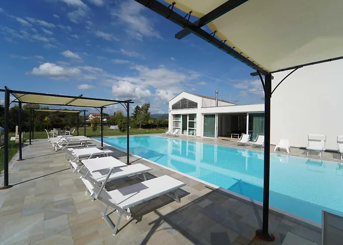 Villa Micol 5' From The Sea!